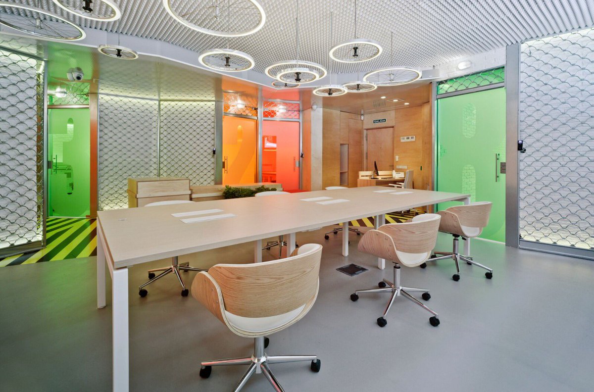 TuCoworking's tweet photo. ¡Ofrecemos espacios de trabajo, tanto oficinas, mesas de coworking y sala de reuniones equipadas totalmente para que puedas trabajar sin ningún problema y muy buen precio! 
#TheUndergroundDen #BusinessCenter #centro #negocios #coworking #cotrabajo #Monday #Meeting #Room #Full https://t.co/pR2TakACBc