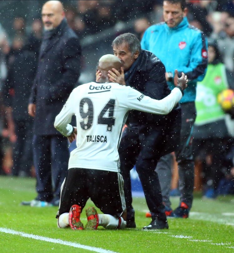 🔥Gomez'i Almanya milli takımına..
🔥Aboubakar'ı Kamerun'a..
🔥Quaresma'yı yeniden Portekiz'e..
Kazandıran Şenol Güneş, şimdi de Talisca'yı Brezilya milli takımına armağan etti. Çok büyüksün hocam çok!
