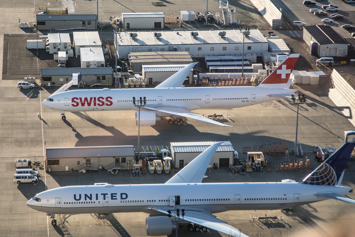 Deeeelliiiaaa's tweet photo. Hello to the @FlySWISS brandnew and 10th @Boeing B777 HB-JNJ! 🎊✈😍
#flyswiss777 #everett #boeingfactory #hbjnj https://t.co/zWVkrZiCgG