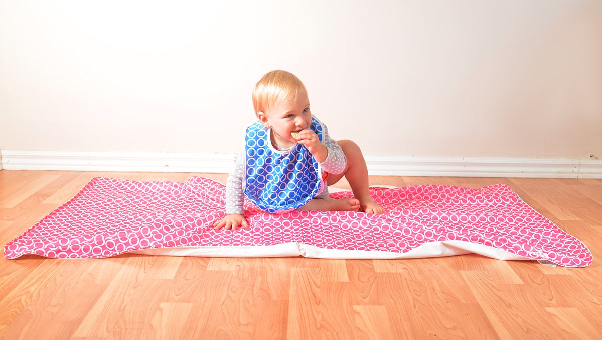 Smittenbaby's tweet photo. Forget post meal blues. Our unique always open pocket catches the mess. Easy wipe makes clean a breeze Checkout @zulily https://t.co/InhMv4imMX #kids #zulily #baby #girls #boys  #cool  #babyshower #momtobe #mother #mummy #bump #baby #child #infant #newmom #cuteclothing #Canada https://t.co/J6k0em5R9W