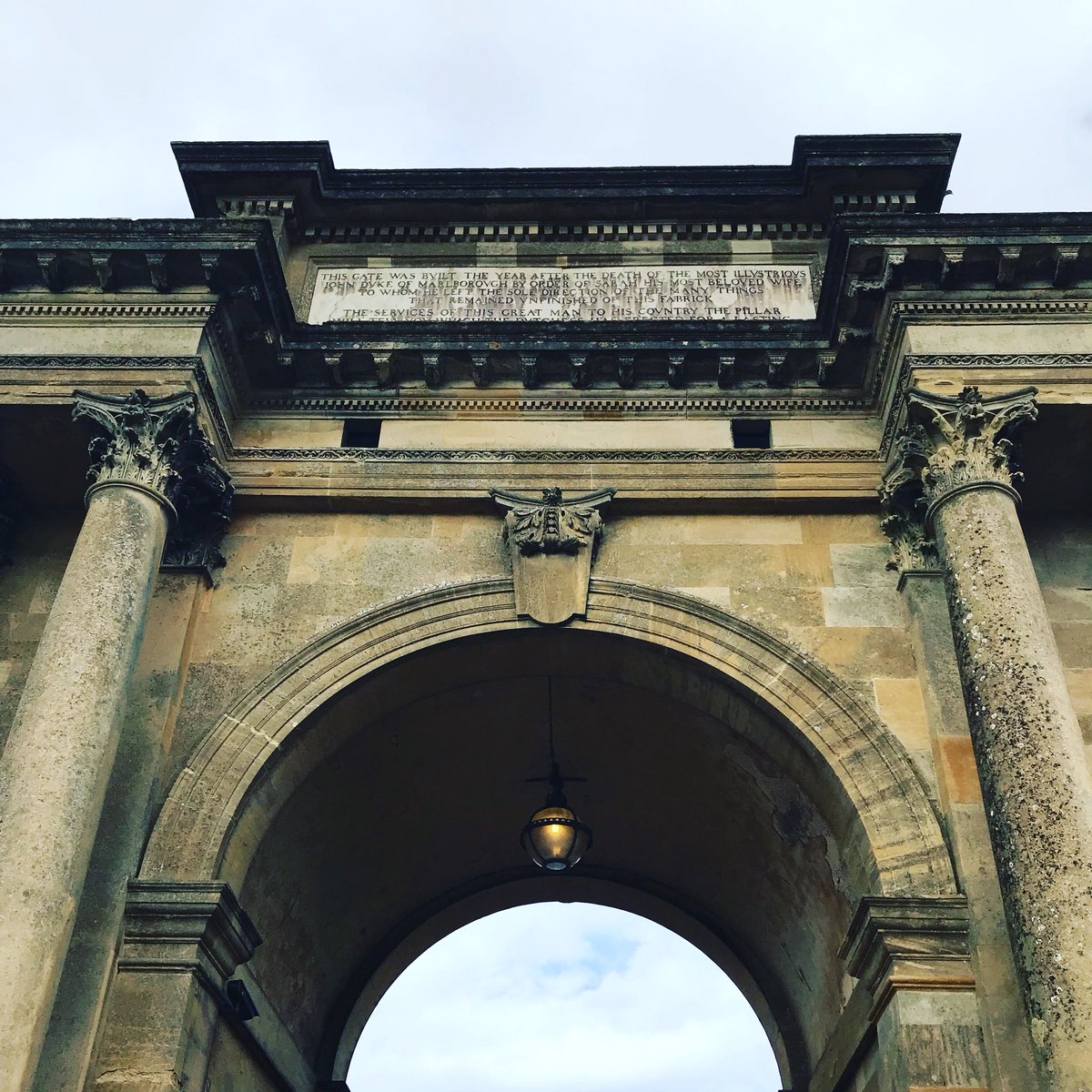 A grand entrance into Blenheim Palace, one of my favourite places in the Cotswolds! 
#woodstock #blenheimpalace #cotswolds #winstonchurchill #architecture #discoverengland #england #beautifulplace