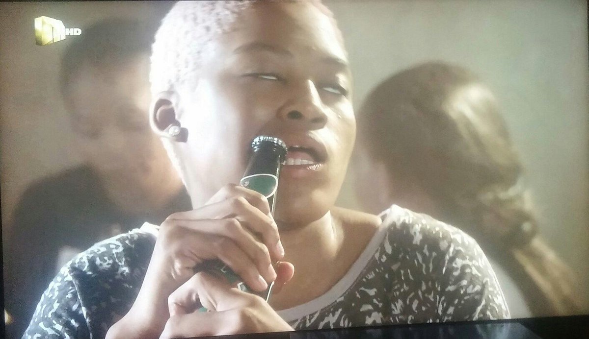 YoungOG_Veritaz's tweet photo. Baphi Ama 2000 ase Facebook?Come rescue Us #FinePeopleFromSouthAfrica https://t.co/KwluW1AGJi