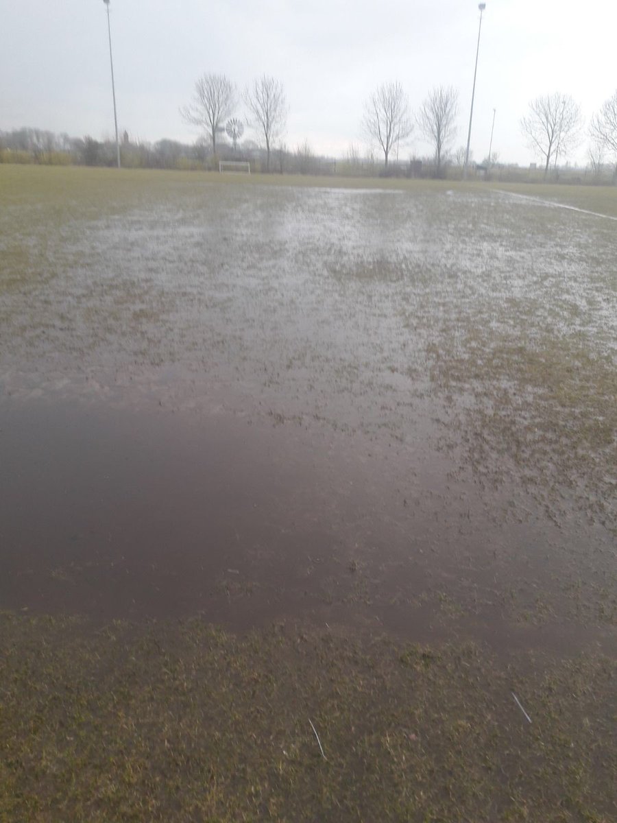 vv_wws's tweet photo. Vanwege de regenval zijn vanavond (maandag) alle trainingen bij WWS afgelast! @DBWirdumSwichum @vvWarga #wirdum #wytgaard #swichum https://t.co/8gB1c9QxAs