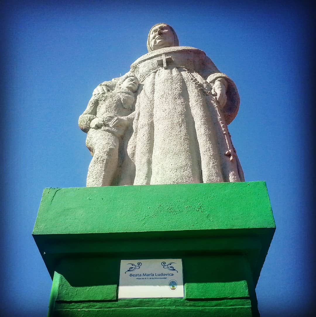 Monumento a Beata María Ludovica (Rotonda Entrada a La Plata) #rotonda #laplata #buenosaires #argentina #turusmo #tourism #vilavide #travel #monument #monumento #буэносайрес #аргентина #туризм #путешествие #памятник