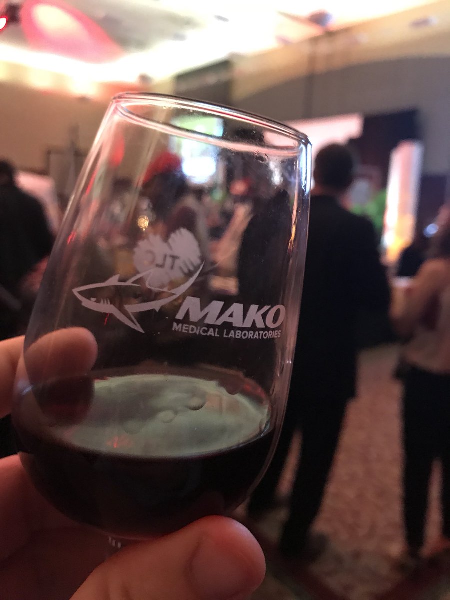 makomedical's tweet photo. It was an honor to sponsor last night’s #toasttothetriangle in support of the @tammylynncenter! Thank you to all who came out for a great time supporting a great organization! #tammylynn #communityfirst #localbusiness #localsupport #fundraising #makomedical 🦈 https://t.co/t6CPdpBuWr