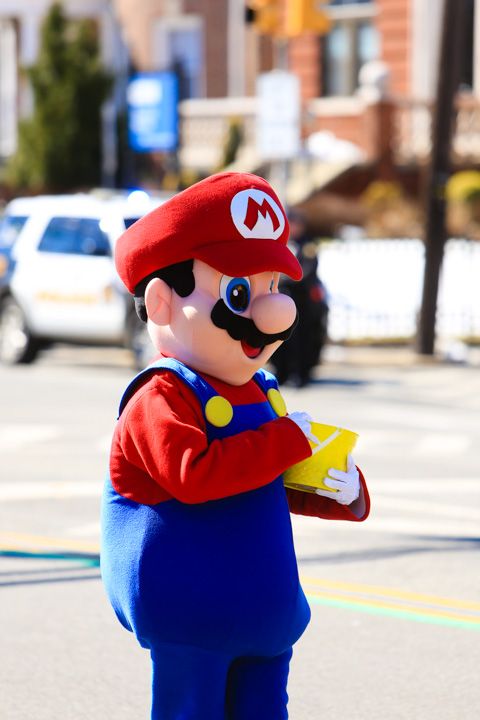 terrencemcd's tweet photo. St. Paddy's Day parade in Jersey City brings out all the characters https://t.co/Lgmbsk9zWN