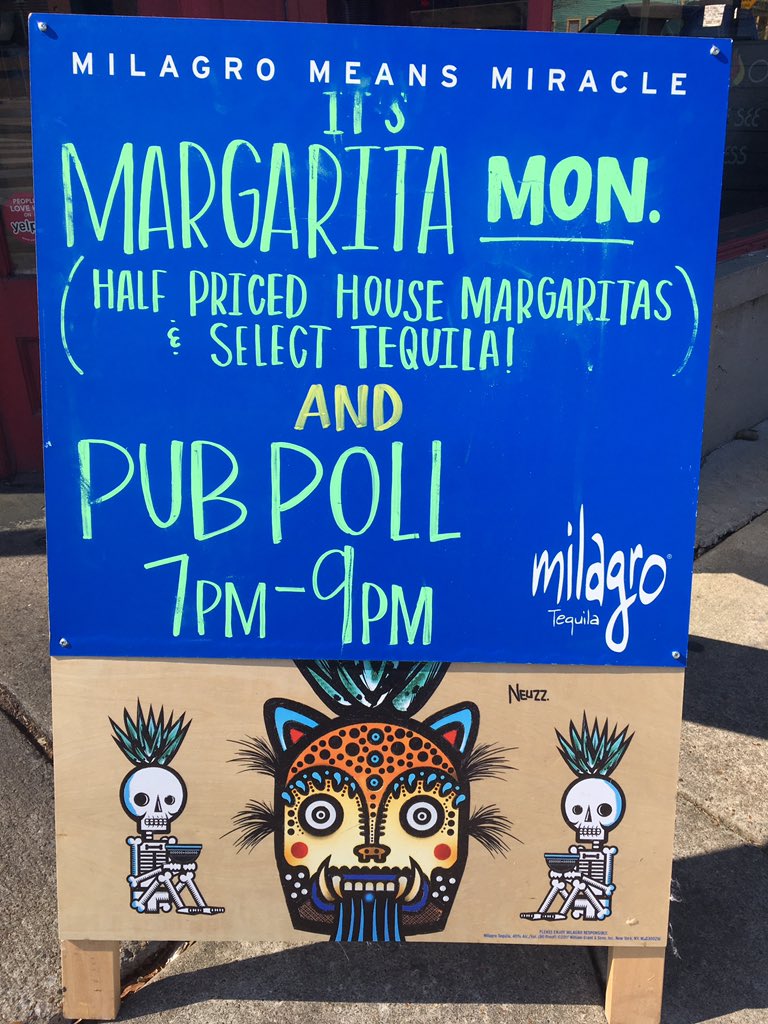 OLEMEMPHIS's tweet image. What does a nosey pepper do?

It gets Jalapeño business! 

Don&apos;t worry, our Food is sooo much better than our jokes!! 

Happy Monday! Don&apos;t miss out on our specials today!  #MondayBlues #Margarita