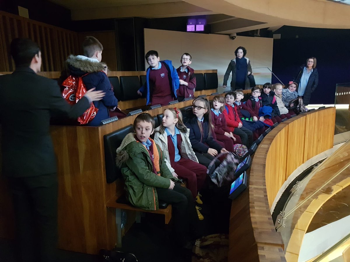 BeaufortHillPri's tweet photo. Great day today @WelshGovernment @Arts_Wales_  @CraftintheBay #creativeschools @TomMaloneyMA https://t.co/bIKrNc7pXt