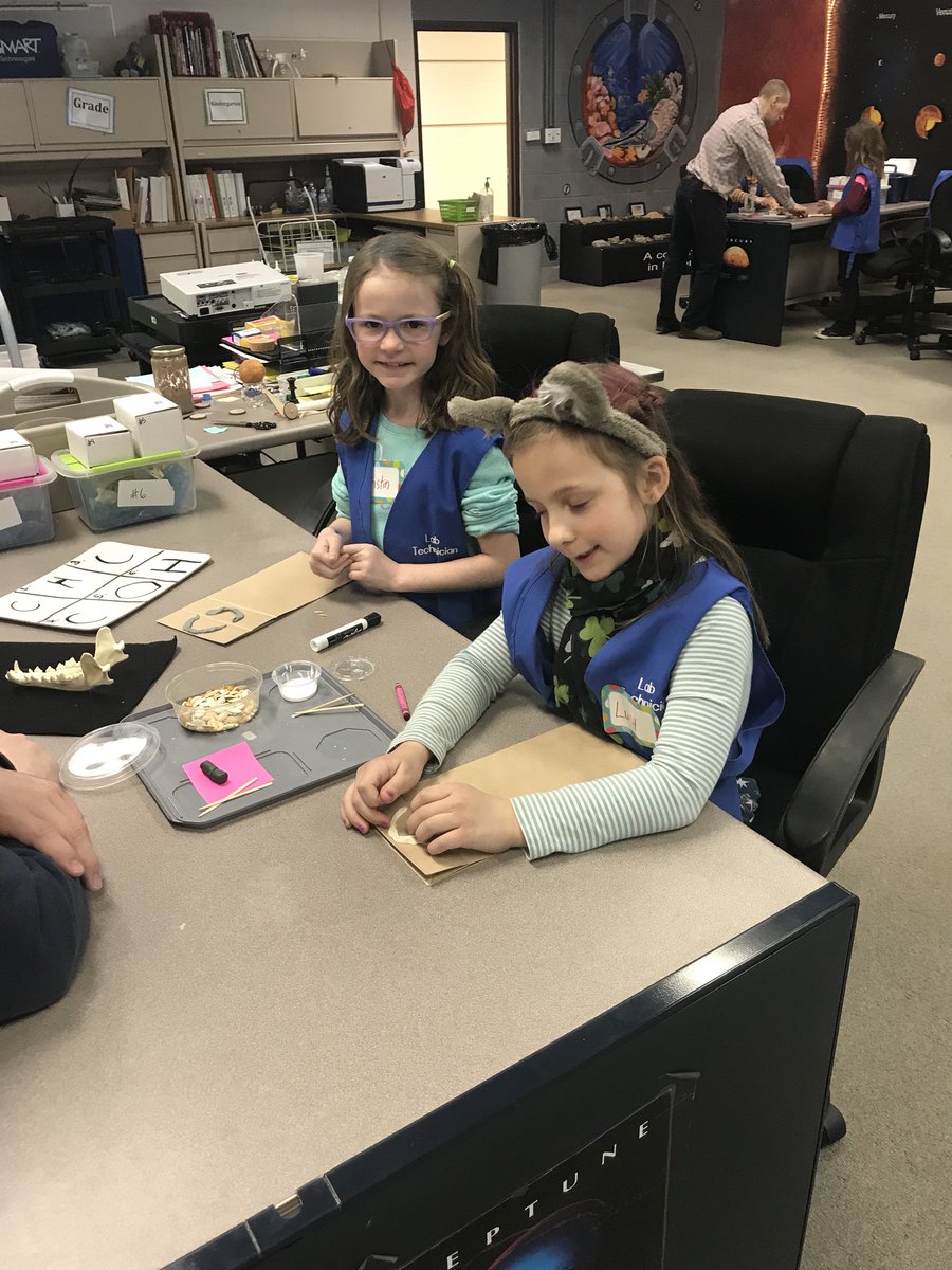 amico_jamie's tweet photo. Making models of animal teeth! #weare44 #madison44 https://t.co/e9d08V2Iym