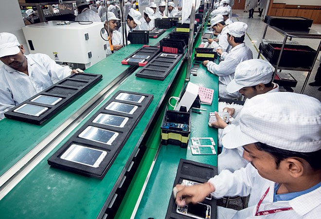 news24tvchannel's tweet photo. 118 mobile phone manufacturing units set up in 3 years: Minister #PhoneManufacturing #India https://t.co/1Ky3UIkS1s https://t.co/E7blgA88SR