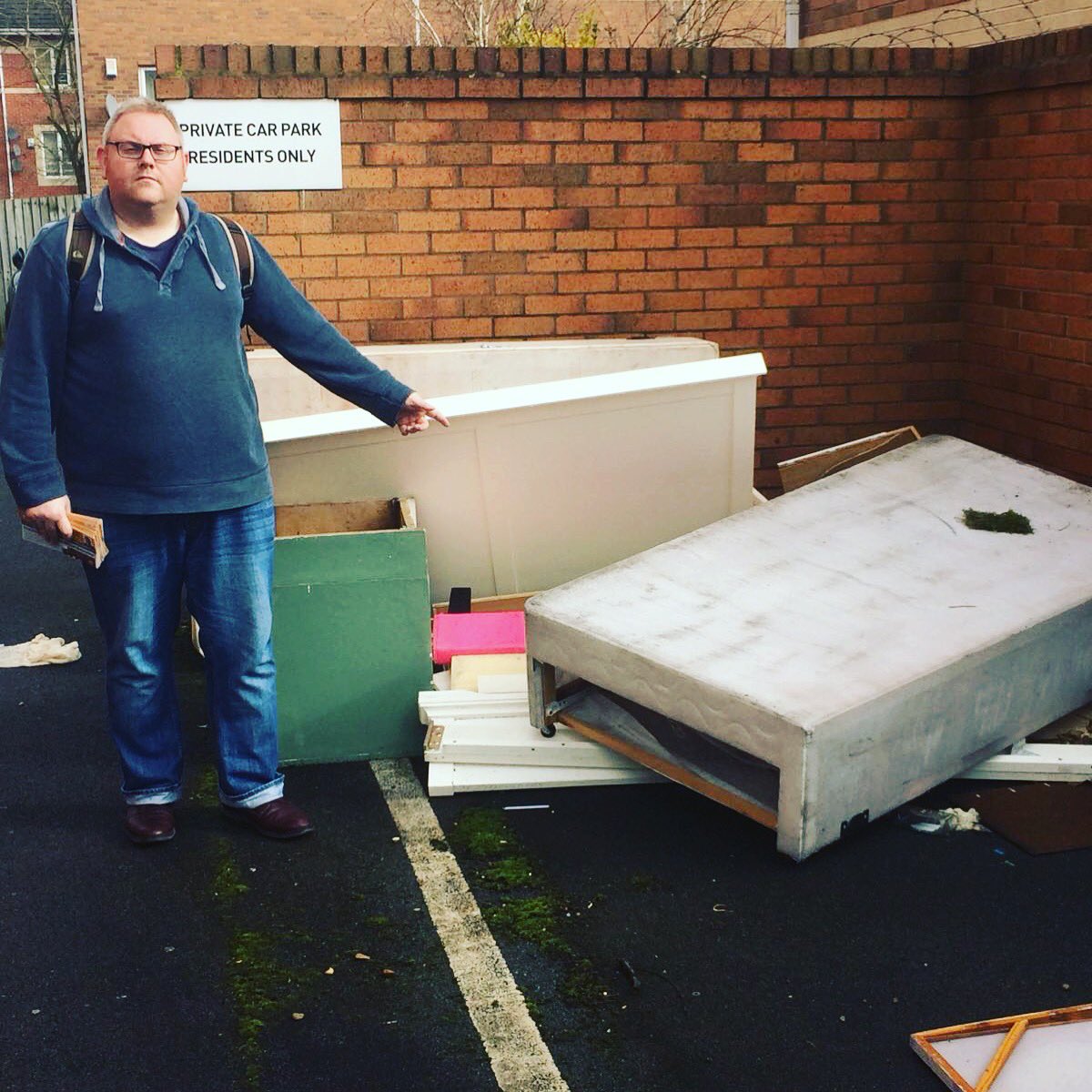 garethhardy's tweet photo. Someone’s cleared out a flat and dumped the waste instead of taking it away, contacted the managing agents to get collected - Waterside Drive #flytipping #sohoandjq #libdems #libdemspointing #birminghamsoho https://t.co/pdMFefMw59