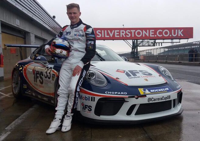 DanHarperRacing's tweet image. Smile for the camera! 📸😀 #DH33