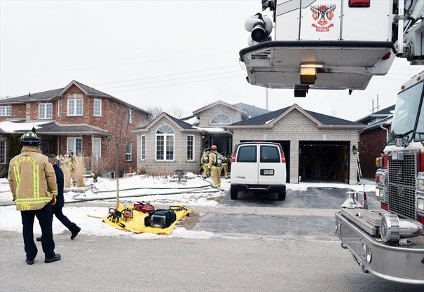 No injuries at #Barrie structure fire this morning thanks to working smoke and CO alarms simcoe.com/news-story/832… https://t.co/n7CyUMw43k