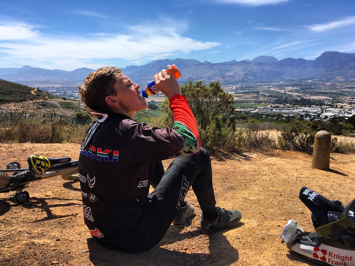 StefanGarlicki's tweet photo. Taking it all in 😉🙌🏻 @BOS_Sport #stayingpower #bossport https://t.co/hUQ9RiG2q2