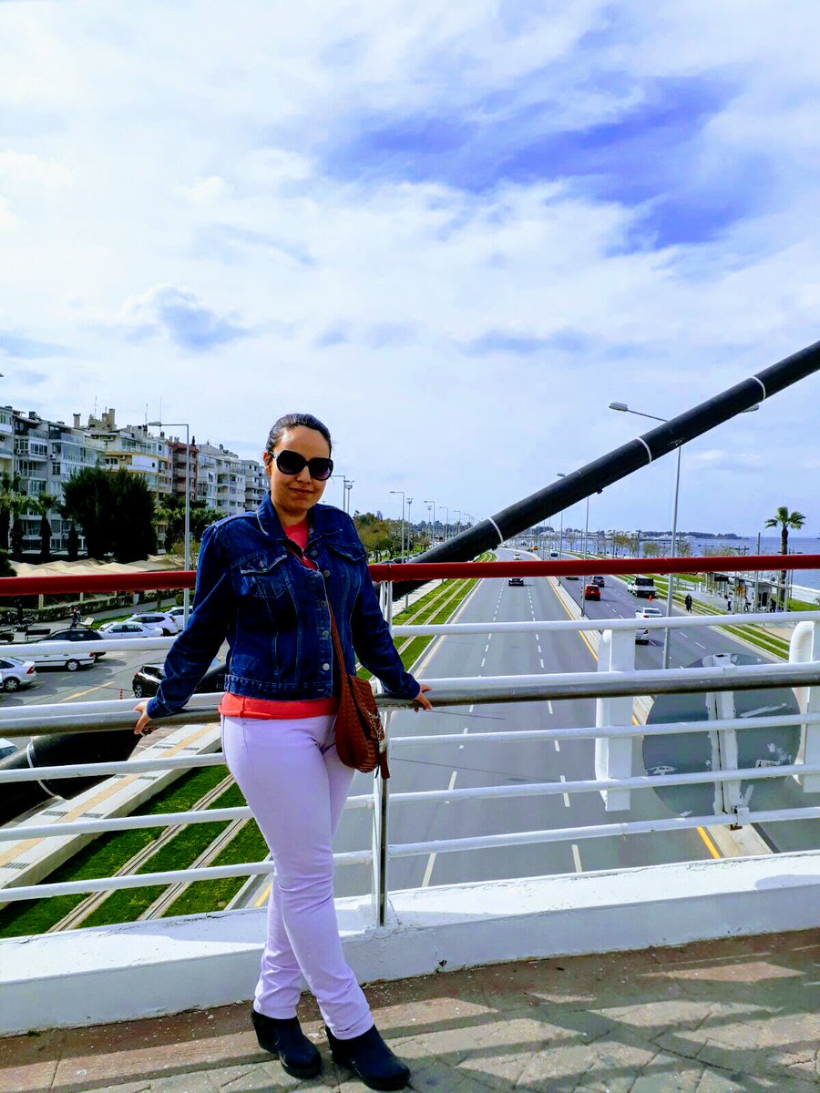 Nur199126's tweet photo. #Newpic #Göztepe #köprü #denizkenarı #ilkbahar #güzelhava #güneşlibirgün #Mutlu #gezmek #hangout #HappyDay #sunnyday https://t.co/IBhbcWU31G