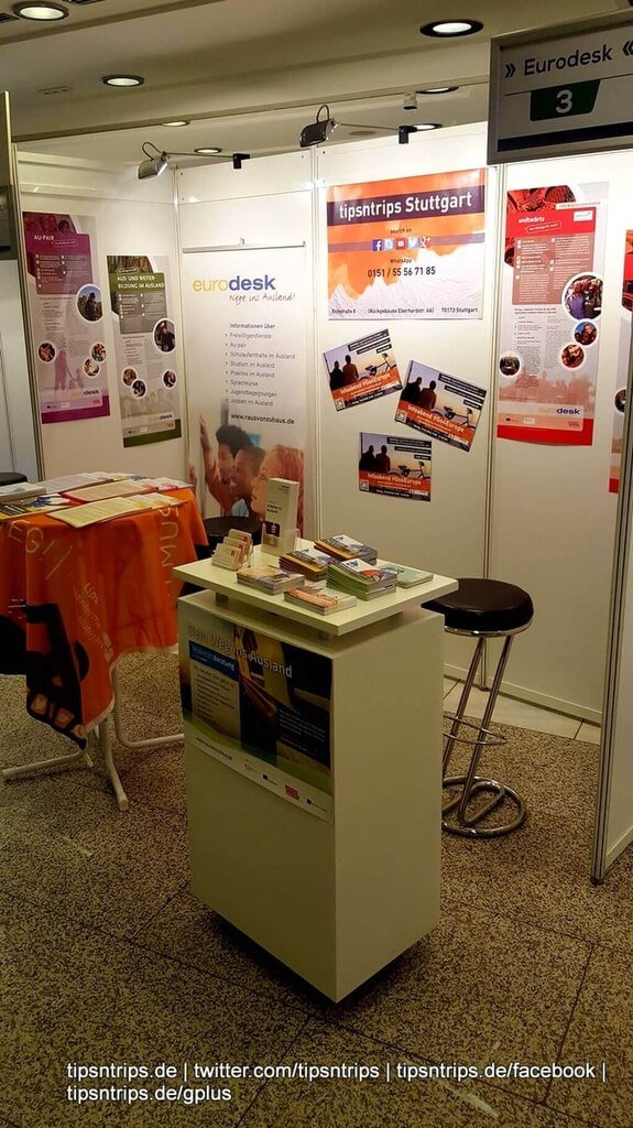 jugendagentur's tweet photo. Insgesamt 4.400 Besucher_innen waren bei der Stuzubi - Karrieremesse am vergangenen Samstag in der Liederhalle.
#tipsntrips/ #Eurodesk #Stuttgart war an Messestand Nr. 3 vor Ort und informierte sehr erfolgreich rund um das Thema #Auslandsaufenthalte. https://t.co/uYWSgmjlCJ