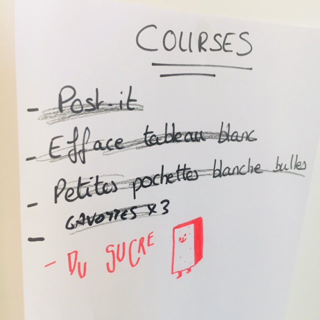 smiilefr's tweet image. On dirait bien que notre graphiste a besoin de sucre... #startupmoment