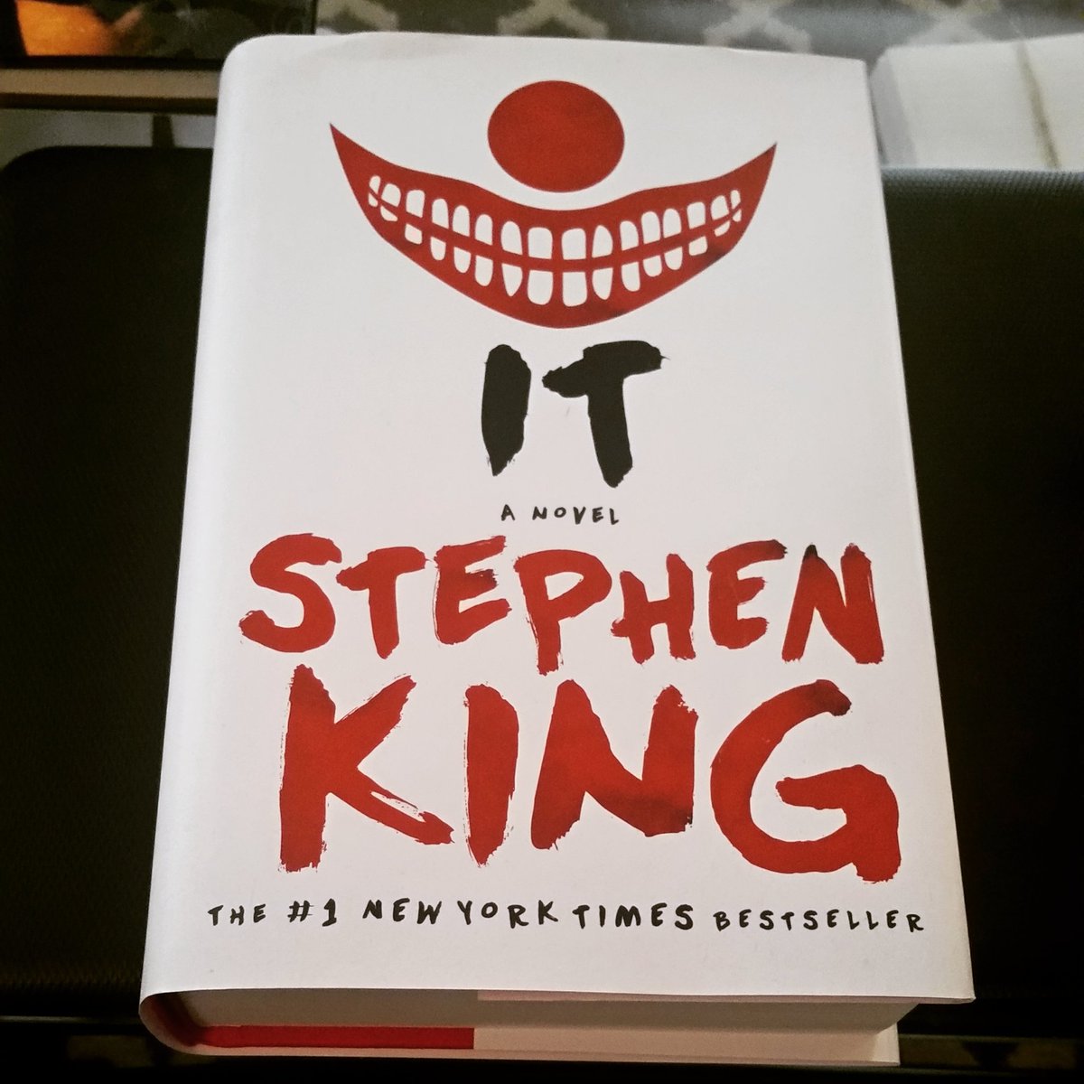 MissMisery86's tweet photo. Got my #hardcover copy today. Read this when I was 12, going back again as an adult to face the #monster
#It #itnovel #StephenKing #rainydayreading #weallfloatdownhere #pennywise #fangirling #BeepBeep https://t.co/VT6vuSGtfY