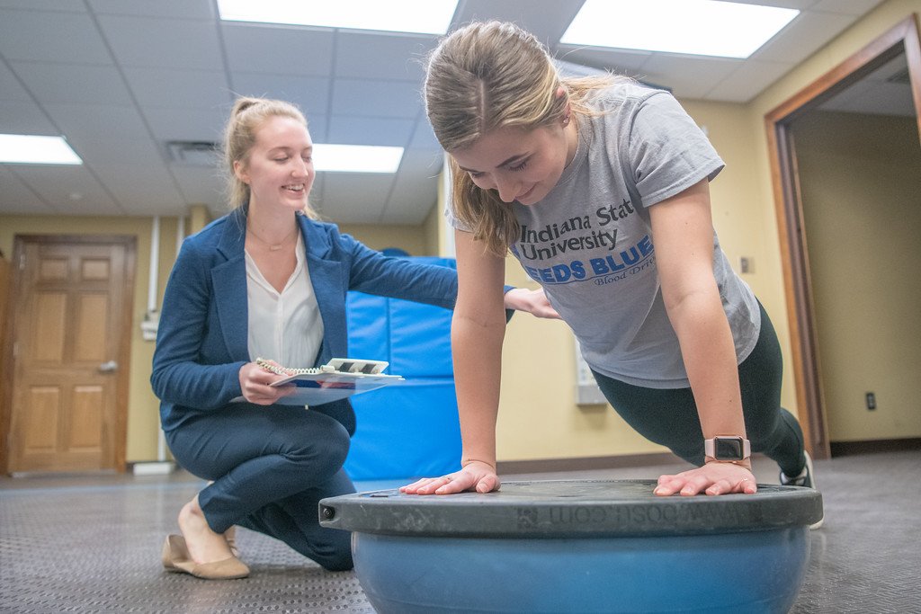 NICER_Lab's tweet photo. #stATeSpotlight Kirsten Potts is a DAT student and athletic trainer for @IndStTrackField. Kirsten is 2017 grad of @txlutheran and conducting research on injury reporting behaviors in the fire service. #NATM2018 https://t.co/NSVMfPakbA