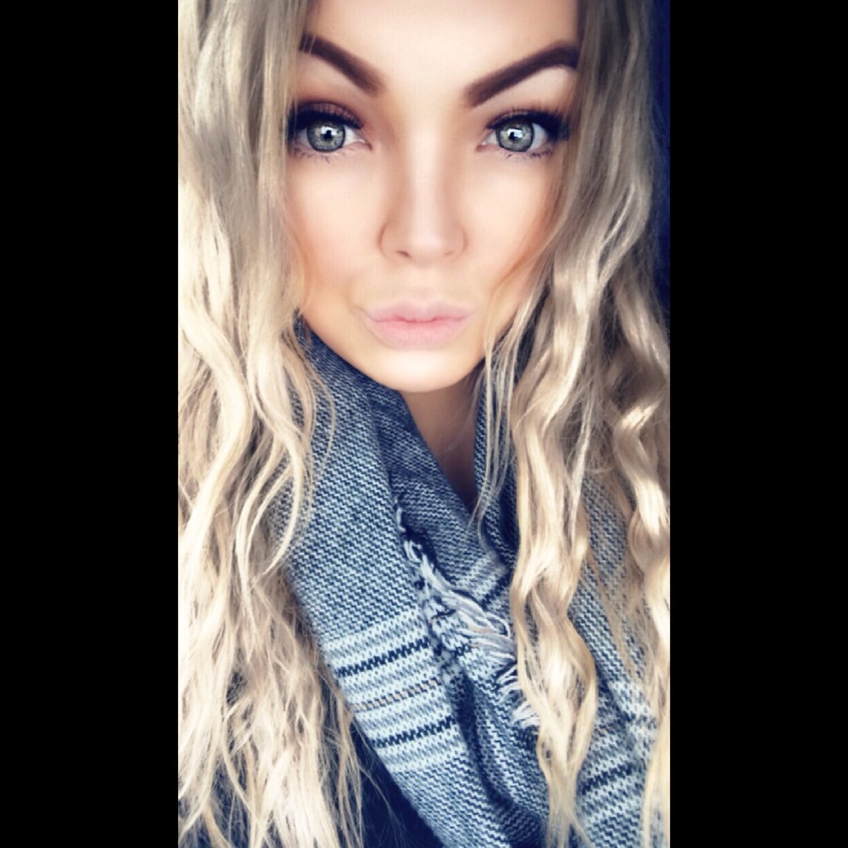 Lauraa_bx3's tweet photo. https://t.co/I5yDOYn6HZ