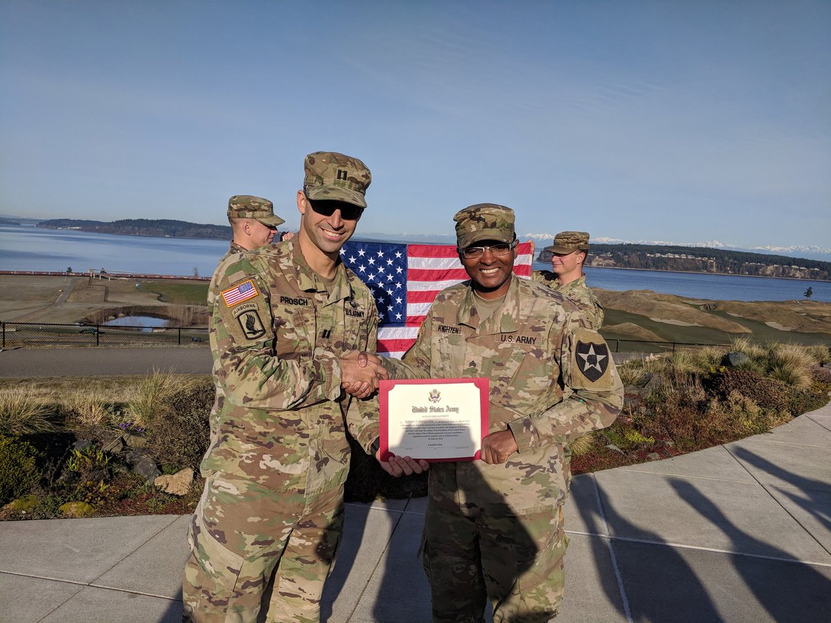 4_23IN_Braves6's tweet photo. Congratulations to SGT Knighten and thank you for the opportunity to reenlistment a quality FO! The Army is fortunate to keep an outstanding leader #Braves #Tomahawks https://t.co/YAZAIOZpEG