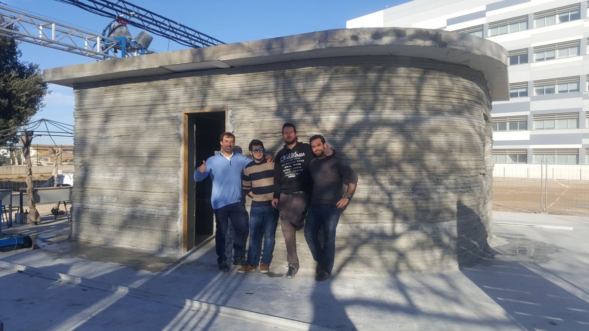 Somos sueños, ilusión y trabajo. #equipo #emprendedores #equipobemore #sueños #ilusión #trabajo #impresión3D #construcción3D #casa3D