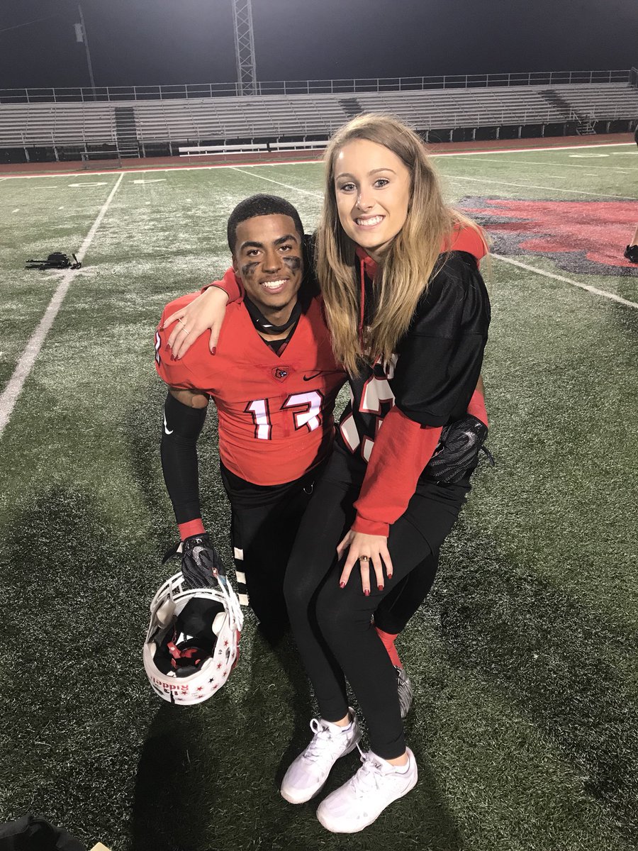 Skyyy_Ashhh's tweet photo. VOTE FOR US !!! For senior Superlatives CUTEST COUPLE🙃❤️ https://t.co/h7Sp4ct2bP