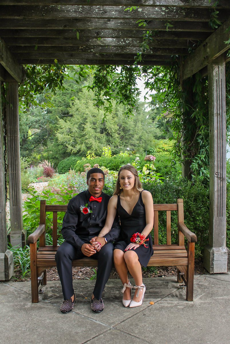 Skyyy_Ashhh's tweet photo. VOTE FOR US !!! For senior Superlatives CUTEST COUPLE🙃❤️ https://t.co/h7Sp4ct2bP