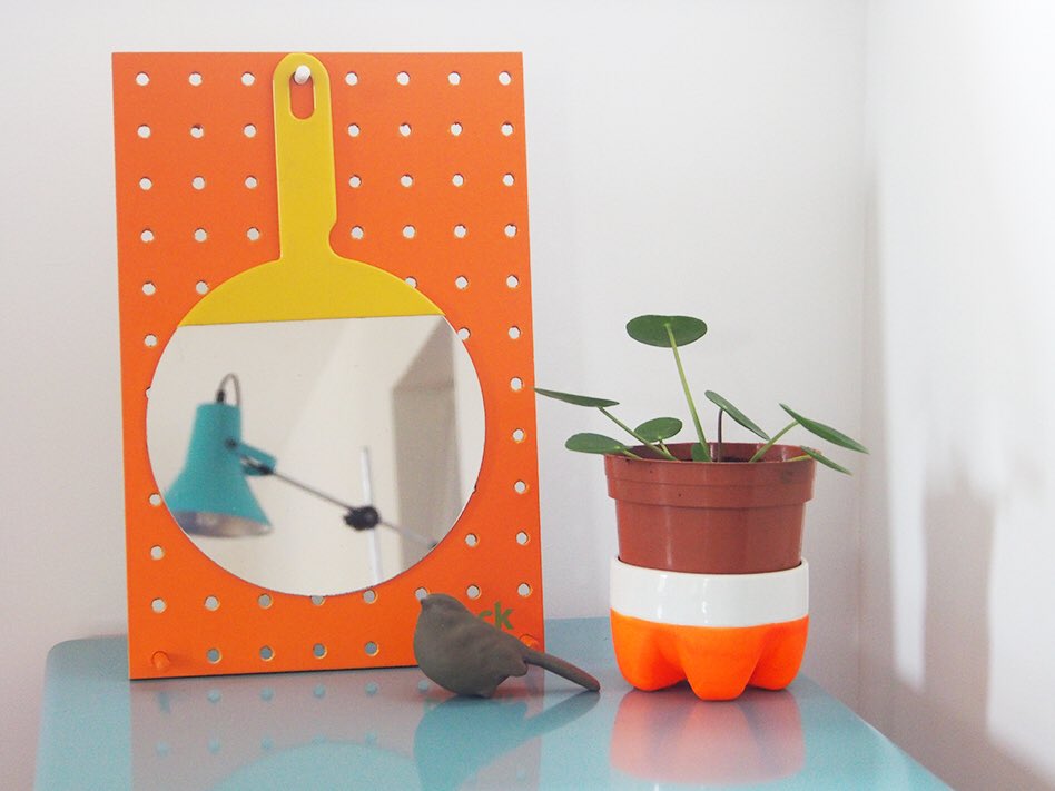 RuthHollywood's tweet photo. Colourful corners of the studio, feeling a bit more like spring 🌱 https://t.co/y8cbNPVK6G