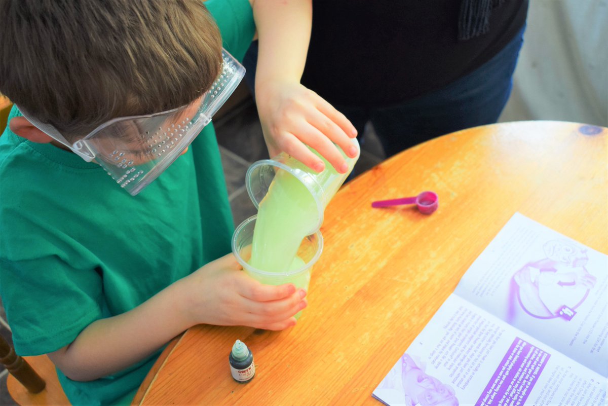 _TheMumDiaries's tweet photo. Celebrate #BritishScienceWeek with our review of @JohnAdams_toys #GrossScience https://t.co/GACEEBWiqD #Science #STEM #ScienceWeek @PeterboroBlogs @UkParentBloggers https://t.co/4OHZQaD3vk