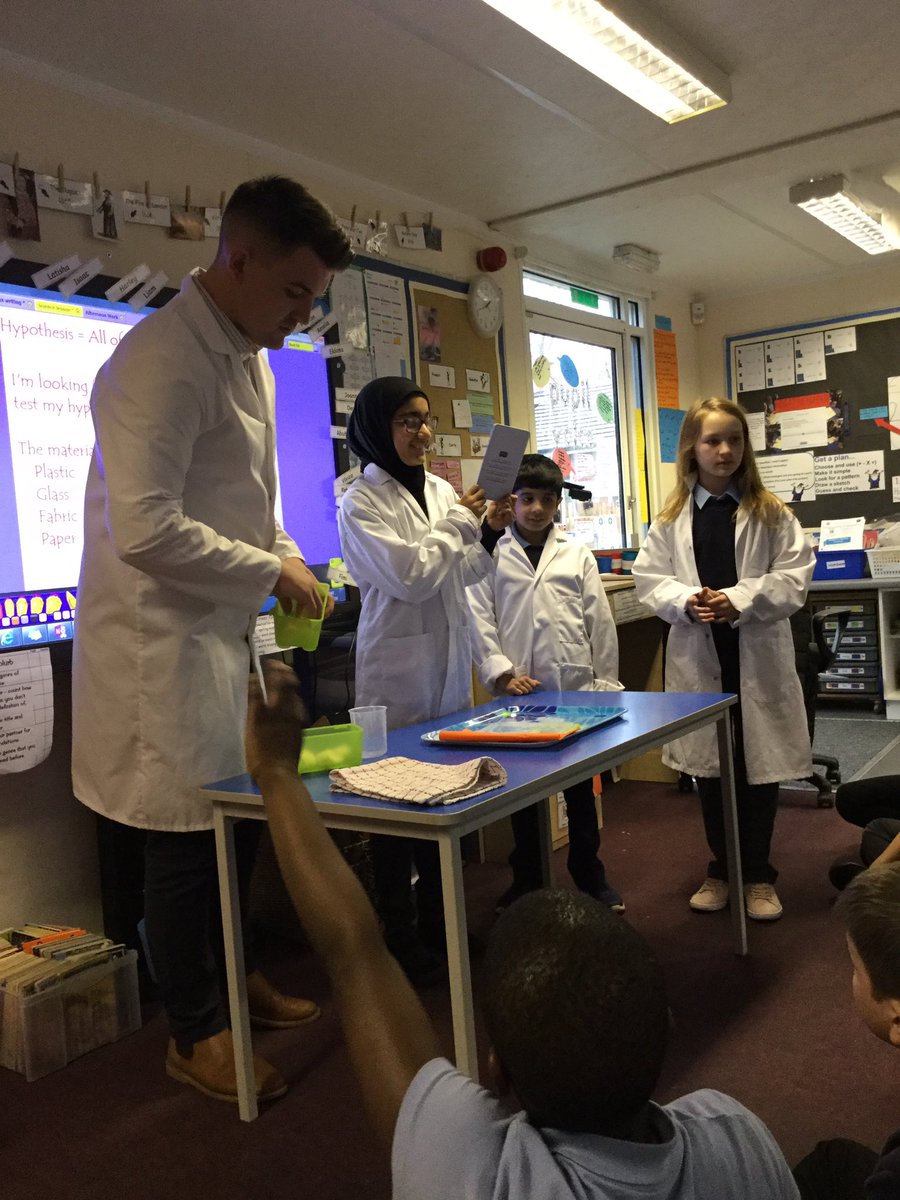STC_6MT_Leavers's tweet photo. It's Science week! We have been investigating the properties of materials we found in our water filter. Today's testing was based on if the materials were permeable or not! #STCengineers2018 #BSW18 https://t.co/miXYbJJkxy