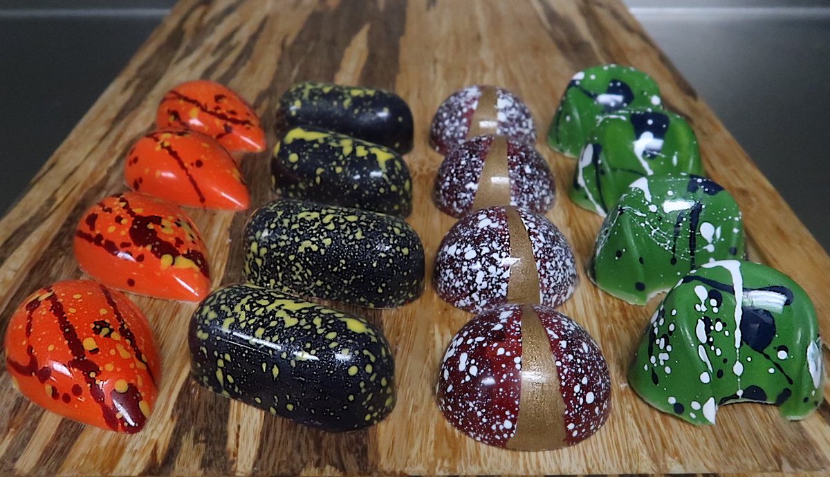 mnegron672's tweet photo. Chocolate is the answer, who cares what the question is!!!!
.
.
.
#chocolate #bonbons #darkchocolate #whitechocolate #cacaobarry #orange #purple #red #green #gold #fun #love #foodie #cheflife #dessert #dessertart #dessertporn #foodart #yummy #canong7xmarkii #canonphotography https://t.co/5gXa1Iueax