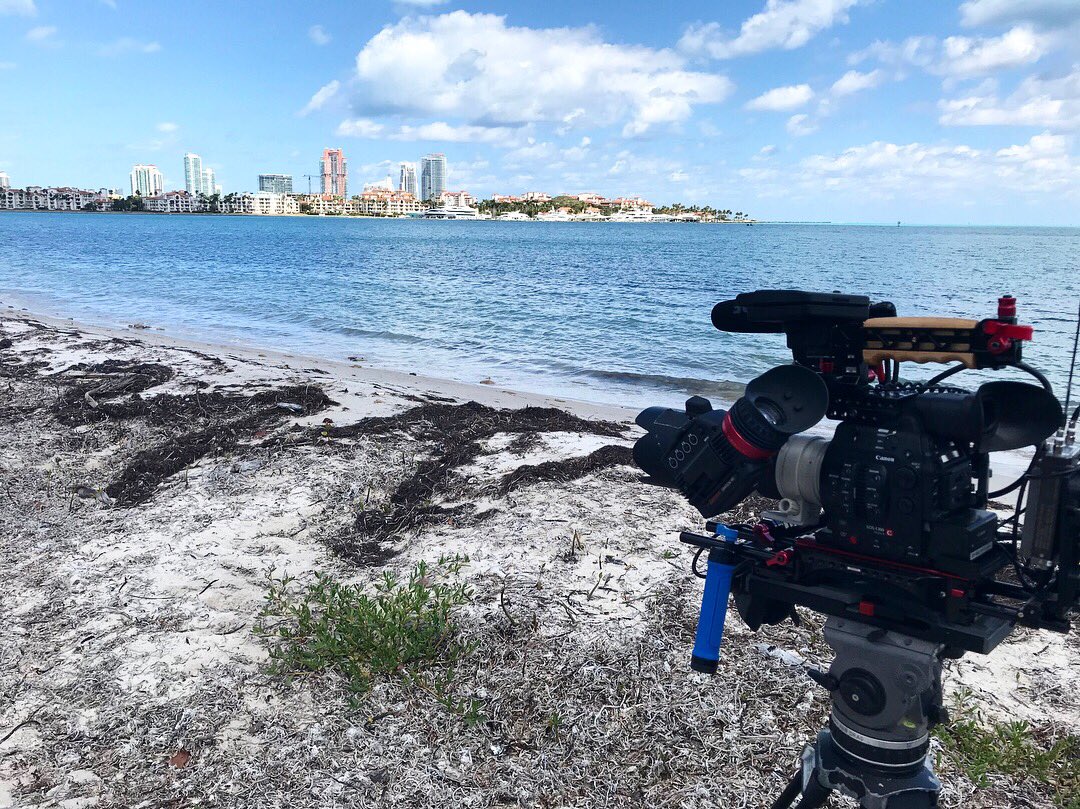 KeystonePics's tweet photo. DP @robmarish getting wet and wild while shooting with @frostscience &amp; MUVE (Museum Volunteers for the Environment) to feature some of the great work they are doing in the Miami area! #cartoni #keepyourbeachclean #KeystonePictures https://t.co/KbXg7Hhen9