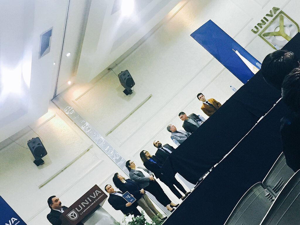 vianeysv1's tweet photo. #PanelUniva Es importante infórmanos, analizar la trayectoria y revisar las propuestas para después actuar en consecuencia, así como vincularnos en la participación ciudadana utilizando los medios para ejercer presión, solo así podrá haber algún cambio políticamente @iusfilosofo https://t.co/IiMe9EMH6e