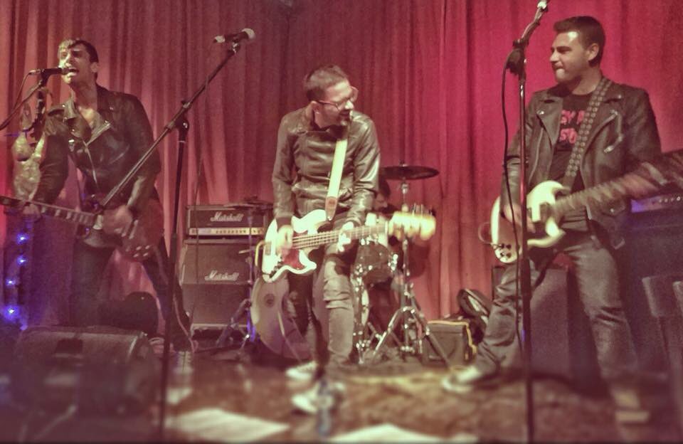 😎HEY HO LET’S GO!👊

Mil gracias a todos y a <a href="/sala_elforat/">El Forat del Pany</a> excelente trato! 

Viene un abril cargadito... #ruintour2018

06/04/2018 <a href="/lacentraldecamb/">lacentraldecambrils</a>
13/04/2018 Sala Z (Zaragoza)
14/04/2018 Sisones fest (Teruel)

Nos vemos en alguno no?!🤙

#ramones #tributo #gira #conciertos