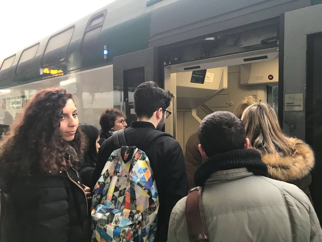 NextStopTeam's tweet photo. E adesso dopo un'attenta esplorazione alla stazione, ai commenti dei cittadini e dei pendolari che utilizzano spesso questa stazione e alle parole del sindaco, siamo pronto a dirogerci verso casa con nuove informazioni.🔍🚅
#asoc1718 #asoc #opencoesione #ascuoladiopencoesione https://t.co/AjiAyXUMJh