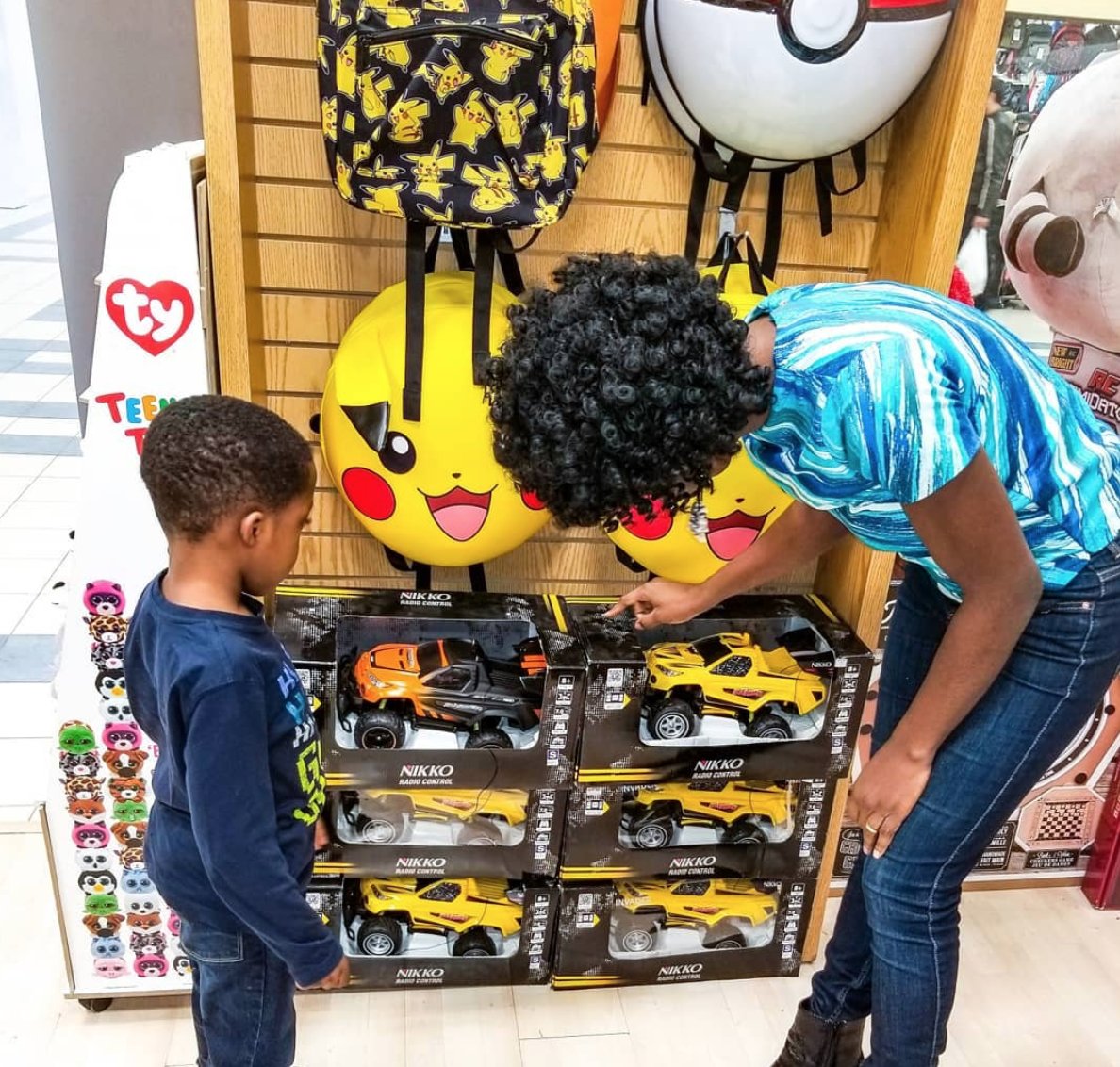 Shop_SWB's tweet image. Thank you @motherhoodrock for such an awesome feature about March Break shopping at SWB! bit.ly/2FDTPvf   #marchbreak #brampton #shopswb