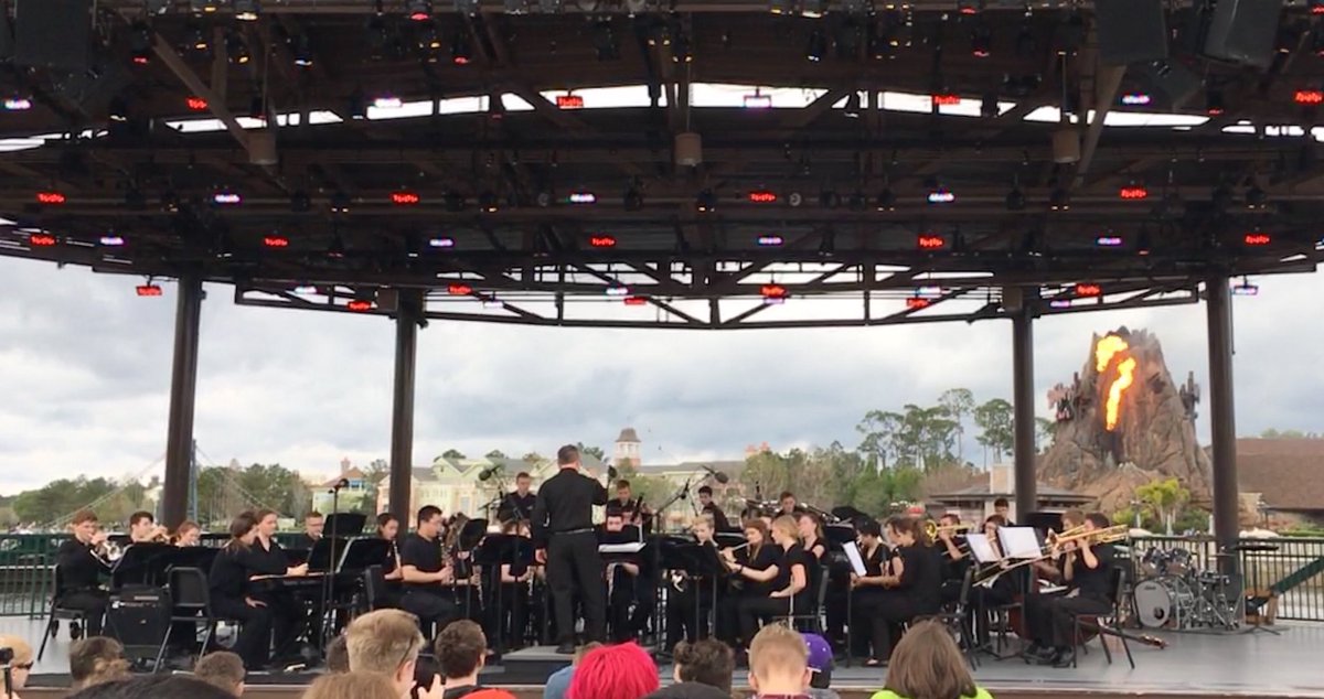 Cfhs Band On Twitter Wind Symphony With A Fiery Performance Of Danzon No 2 By Marquez This Was Awesome They Hit The Big Crescendo At The End And The Rainforest Cafe