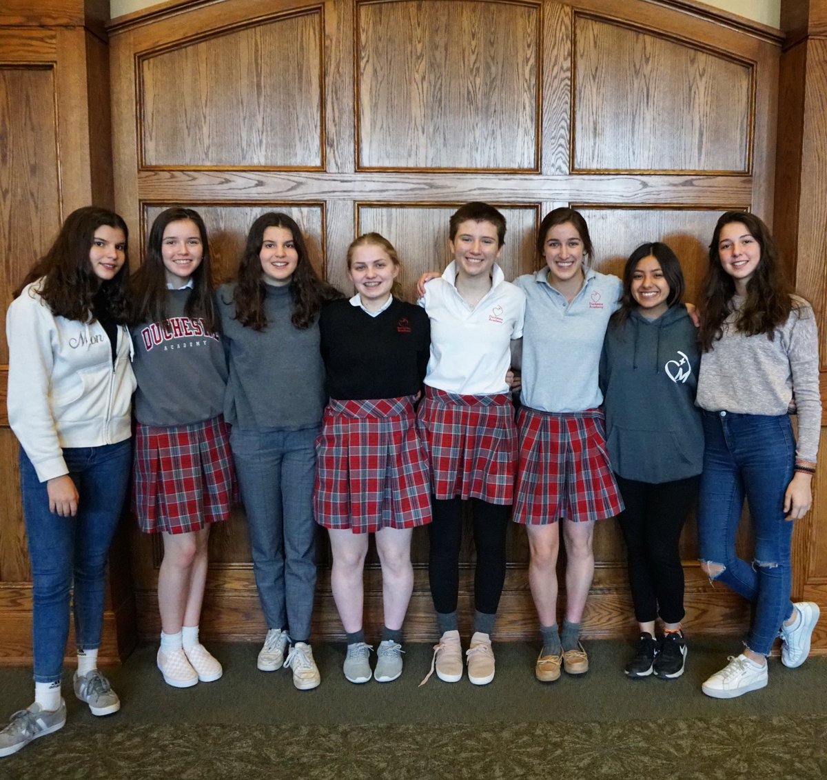 Bienvenidas! Today we welcome 4 exchange students, 1 from Mexico and 3 from Spain! We can’t think of a better way to continue celebrating National Catholic Sisters Week than by welcoming international Sacred Heart students to our community! 
#LoveIsOurMission #crossingfrontiers