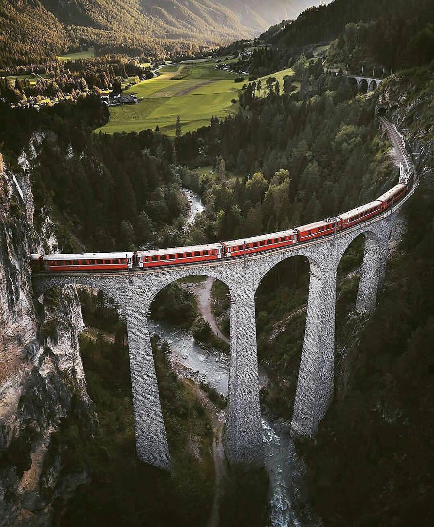 MatyldaStein's tweet photo. Landwasser Viaduct, Switzerland. https://t.co/hXq86D8ypN