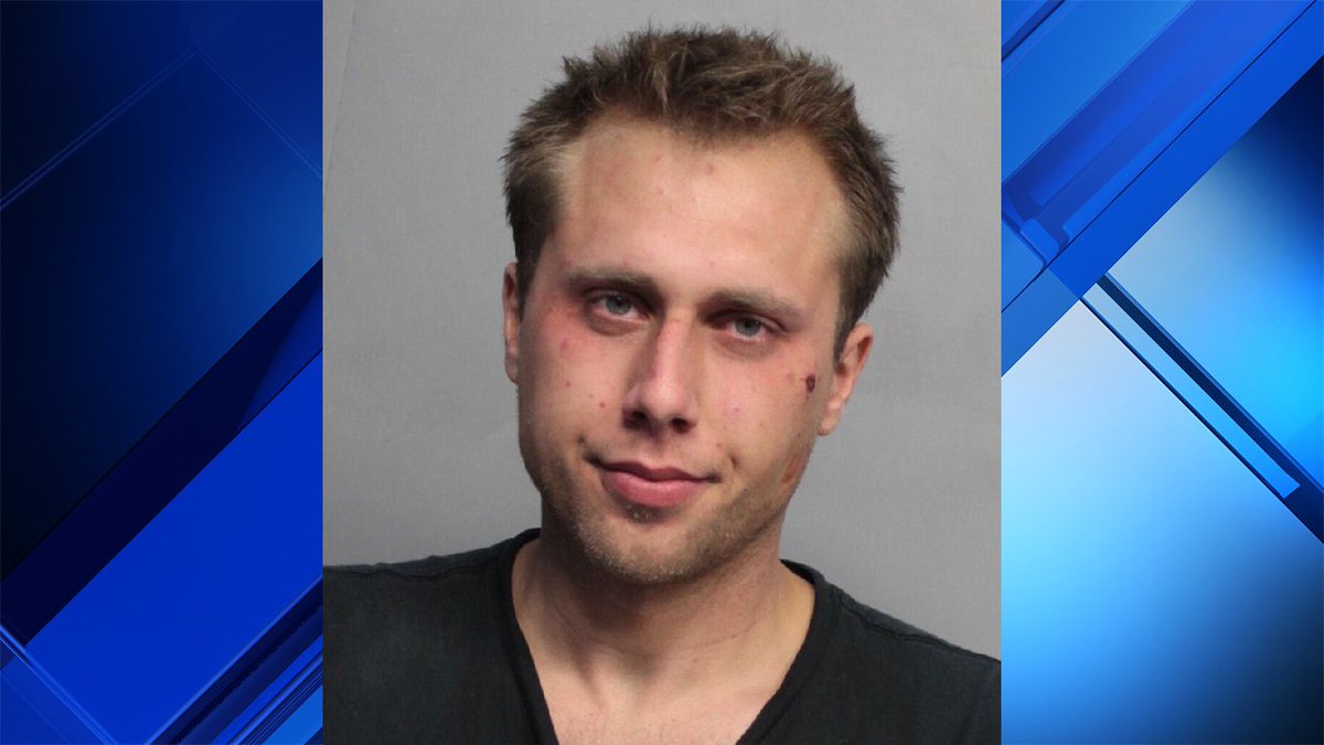 Man appeared to be high on narcotics after hit-and-run crash in Miami, police say local10.com/news/local/mia… https://t.co/5Gj5NuvNJd