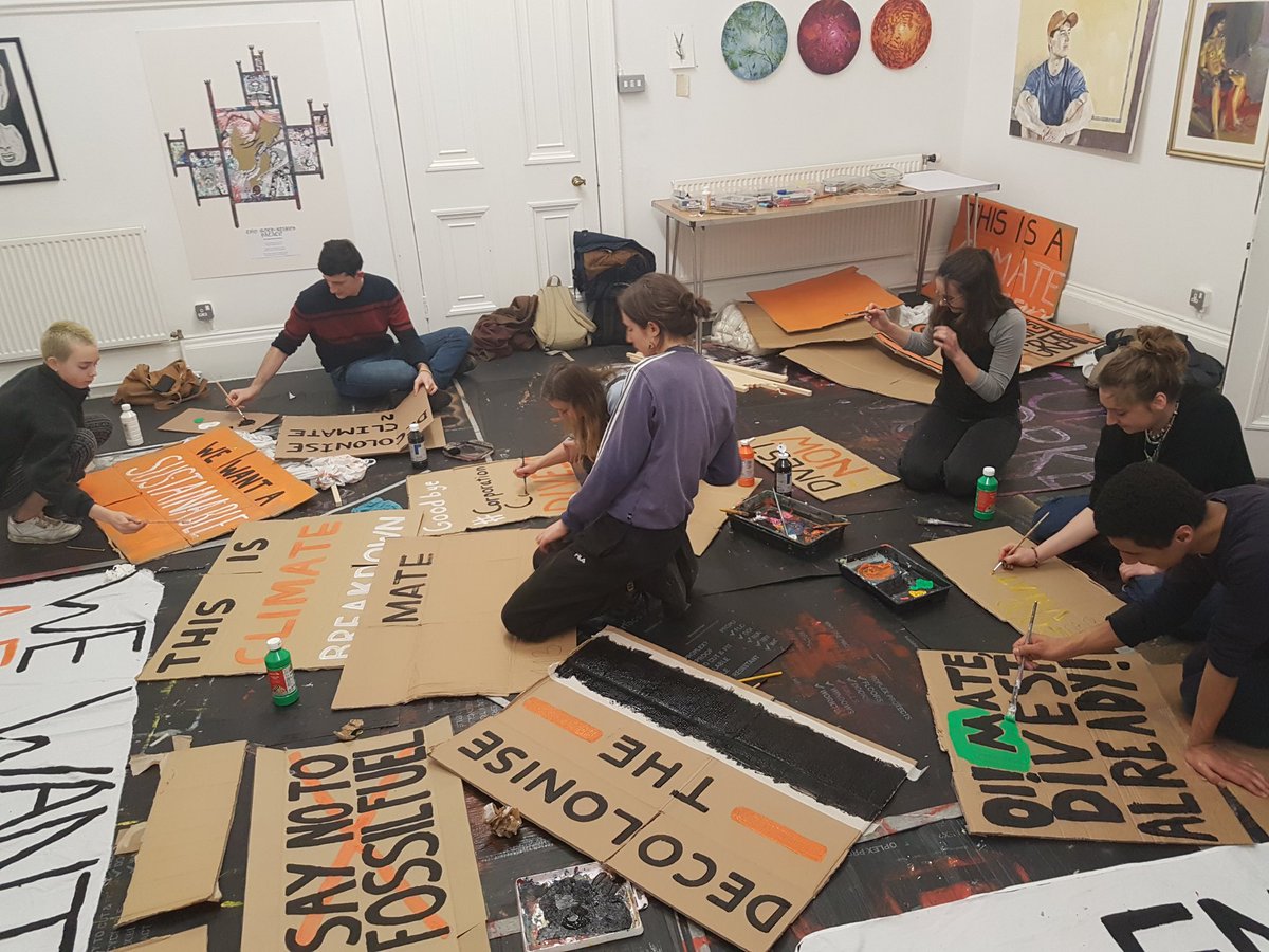 CamClimJustice's tweet photo. Getting ready for our march, this Thursday, Senate House, 1pm
#DivestCambridge #EndCorporationCambridge https://t.co/wETN6kysSm