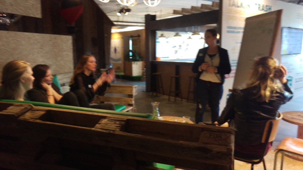 Young Talents aan de slag met praktijkcasus verspilling! Creatieve en bruikbare oplossingen als resultaat in het eerste Talentencafe! <a href="/Verspilfabriek/">De Verspillingsfabriek</a> @AgrifoodCapital <a href="/Hutten_NL/">Hutten</a>