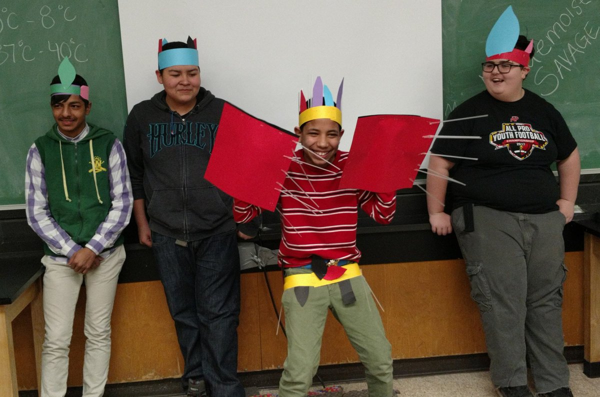 SavageScienceDM's tweet photo. 7th grade science studying bird courtship rituals by making our own plumage and songs @DMS__PLTW @DundalkMS @BCPSSci @APDeb4 https://t.co/HGSeEAHGTg