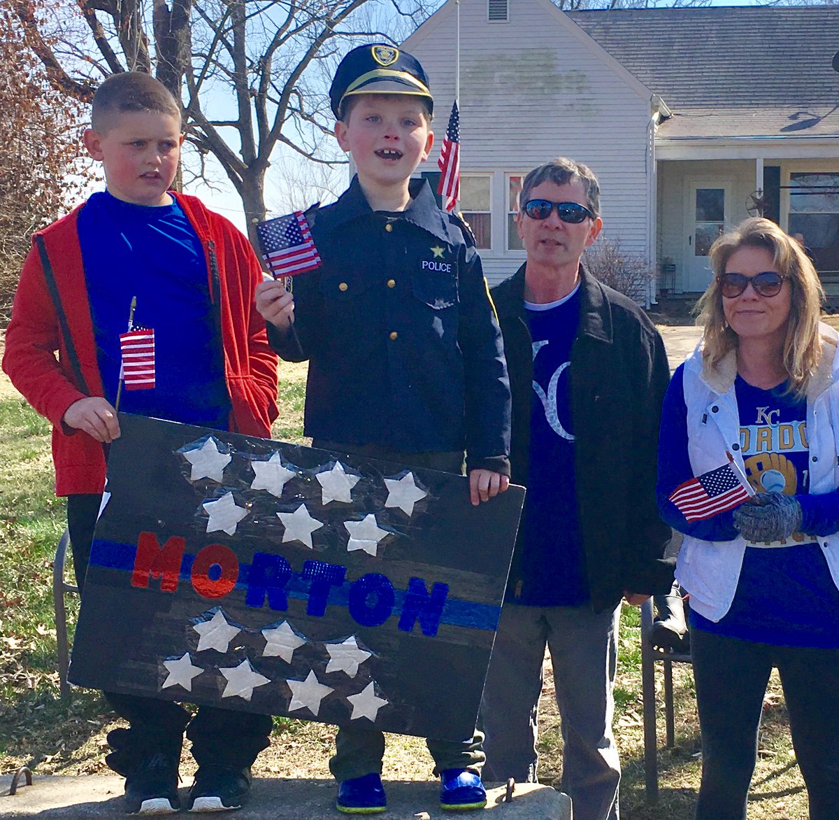 MSHPTrooperA's tweet photo. This young future police officer and family honored #ClintonPD Officer Christopher Ryan Morton in Knob Noster along the procession route. π #UltimateSacrifice #Community https://t.co/05Mk3Zmm5l