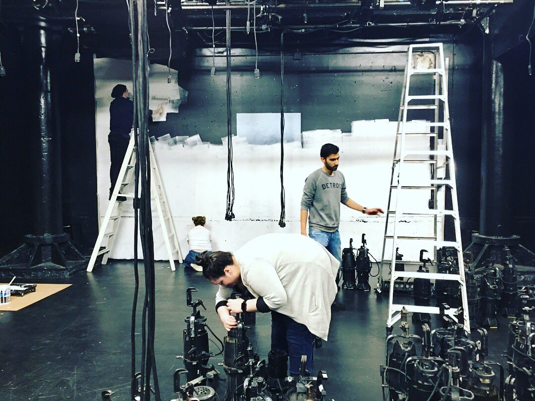 FallenAngelNY's tweet photo. Happy #LoadInDay! Our #MyBrilliantDivorce team hard at work getting the set together for our previews this week. https://t.co/Q6EXGDCpAG