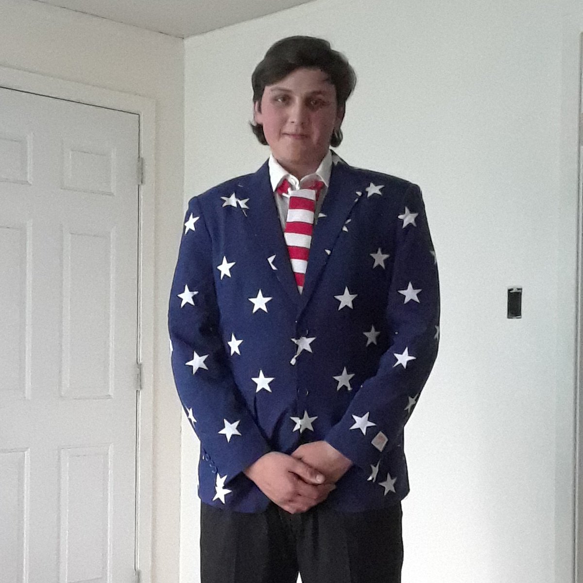 Titus37891708's tweet photo. America fuck ya #america #USA #MakeAmericaGreatAgain #prom2k18 https://t.co/fMdSaWwKNv
