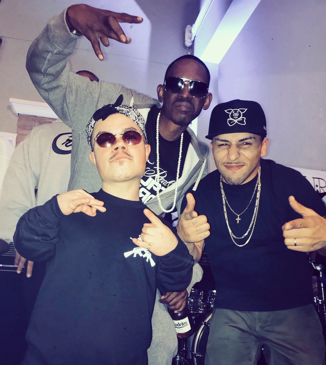 BigRunts's tweet image. ✖️🐽✖️With KURUPT LAST NIGHT 🔥🔥🔥 #bigruntsmob. @kurupt_gotti  💯