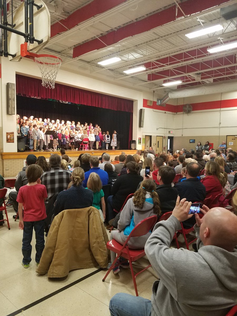 PARKWDprincipal's tweet photo. It is a full house at our 3rd grade concert! https://t.co/s25jy4TUzM