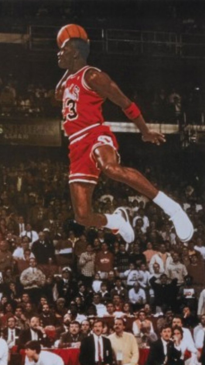 ChristGod's tweet photo. Great to see a room of delegates gasp at a massive hovering AR Michael Jordan mid-dunk in a conference centre. #ARJordan #snapchat #michaeljordan #SWSX18 https://t.co/ZBprB2vykd